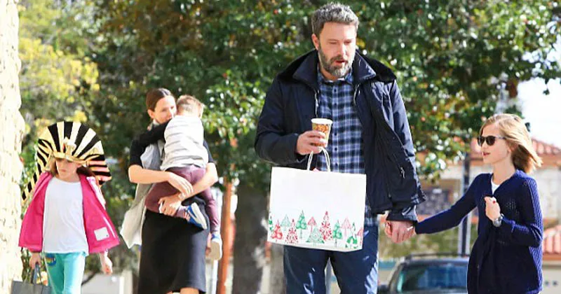 Kemesraan Ben Affleck dan Keluarga di Tengah Prahara Cerai