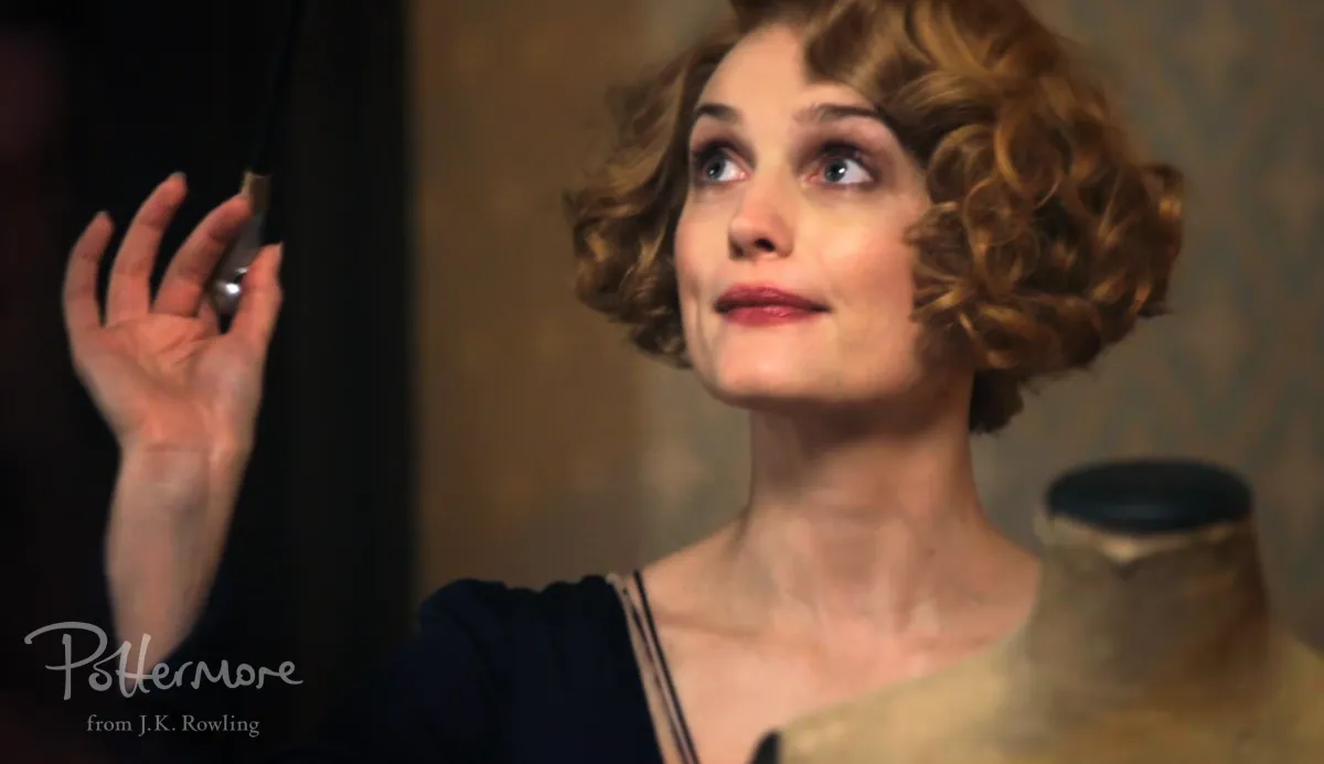 3 Hal yang Membuat Queenie Fantastic Beasts Jadi Karakter Perempuan Favorit Saya