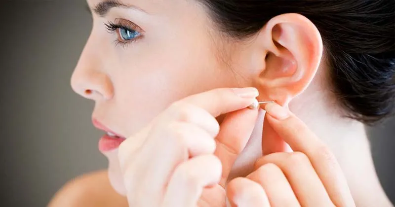 4 Tips Mengatasi Iritasi Telinga Karena Anting-anting