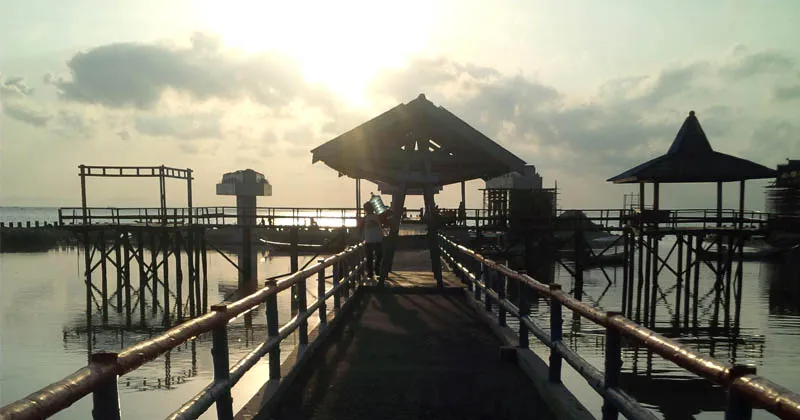 Berburu Matahari Terbit di Pantai Kenjeran
