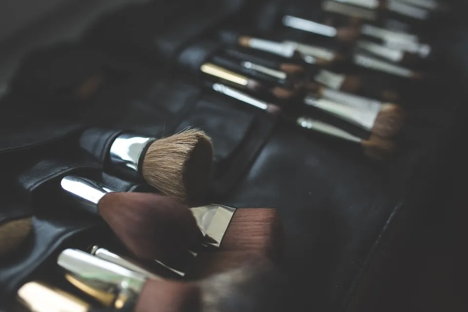 6 Kesalahan Saat Menggunakan Makeup yang Bisa Membahayakan Wajah