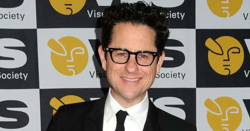 J.J. Abrams Sesalkan Keputusannya Untuk Star Wars Episode VIII