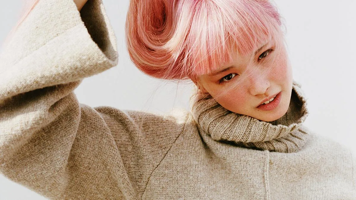 Trend Alert! 9 Selebriti Tampil Dengan Rambut Rose Gold yang Memukau