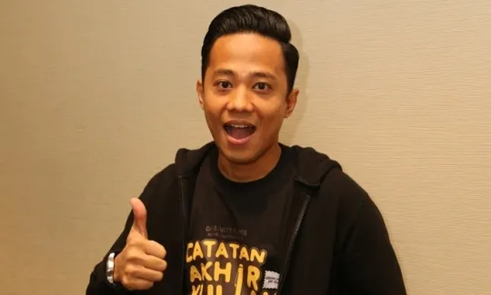 Demi Komedi, Muhadkly Acho Lepas Jabatan Manager