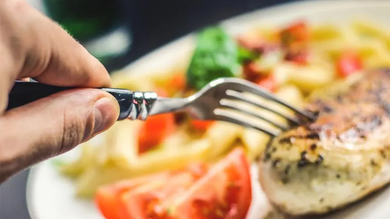 4 Aturan Makan yang Seringkali Keliru
