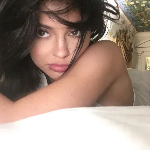 4 Foto Ini Buktikan Kylie Jenner Memang Anti-Mainstream