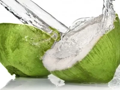 Manfaat air kelapa hijau
