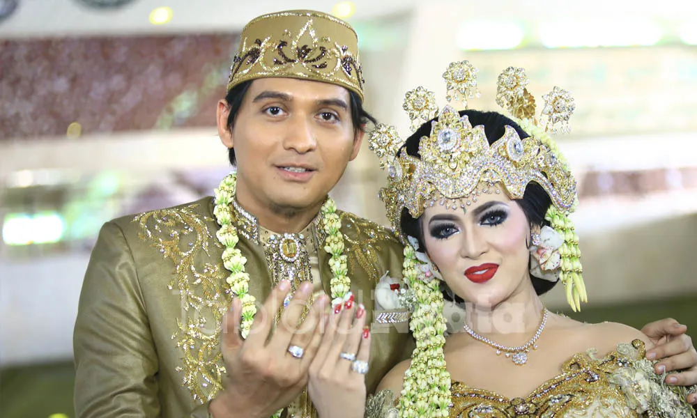 Lucky Hakim Bersepeda ke Lokasi Akad Nikahnya