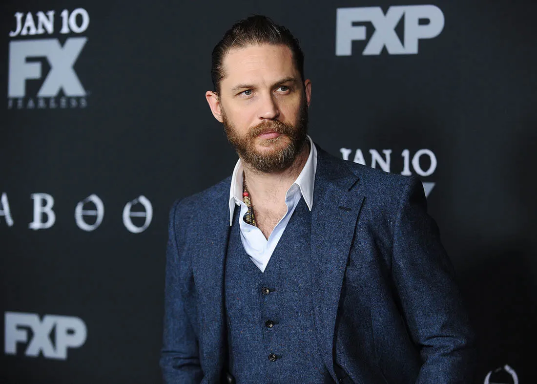 Berat Menggendong Anak, Tom Hardy Akui Telah Merusak Badannya Untuk Akting