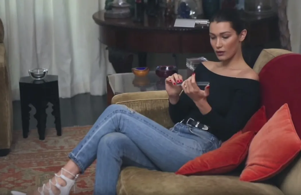 Makanan Bella Hadid Dikala Senggang Ternyata Sama Denganmu