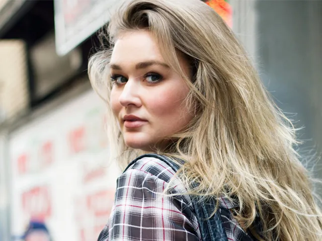 Menjadi Model Sports Illustrated Pertama Dengan Ukuran Besar, Hunter McGrady Berikan Pesan Kepada Semua Wanita