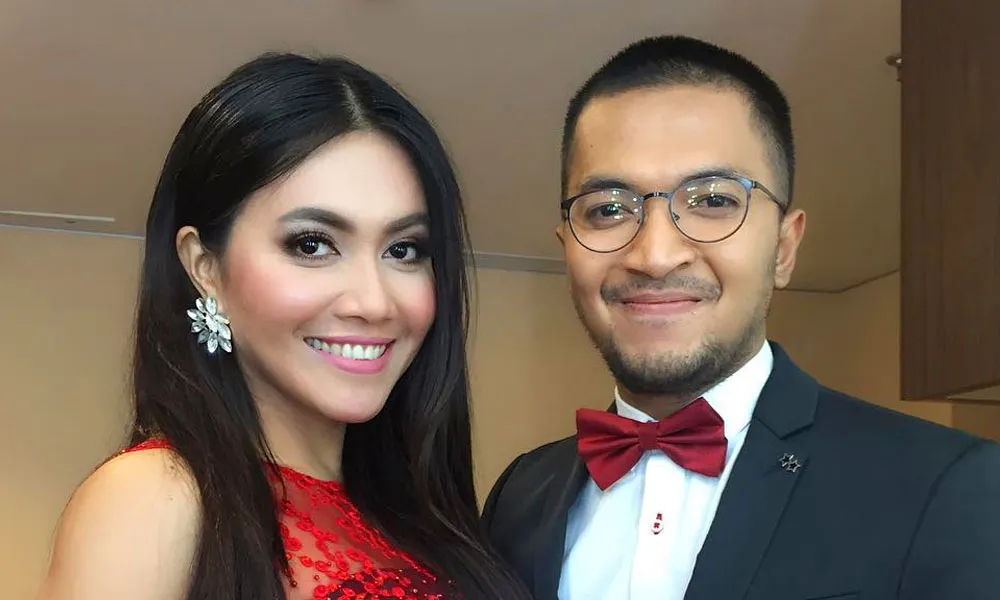 Denada dan Ihsan Memposting Foto Lamaran?