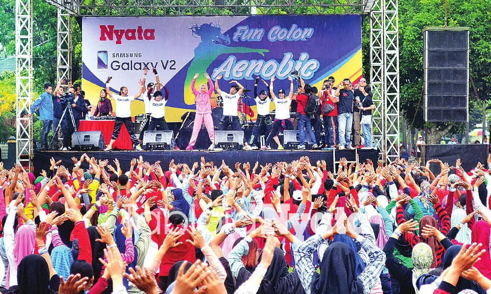 Event Fun Color Aerobic di Alun-Alun Jember bersama Ibu Bupati Faida