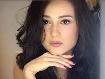 Julie Estelle Ketagihan Adegan