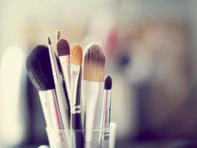cara membersihkan brush make up