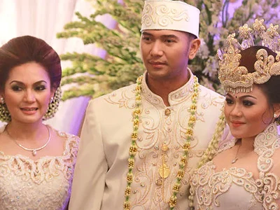 Anak Nia Daniati Digugat Cerai