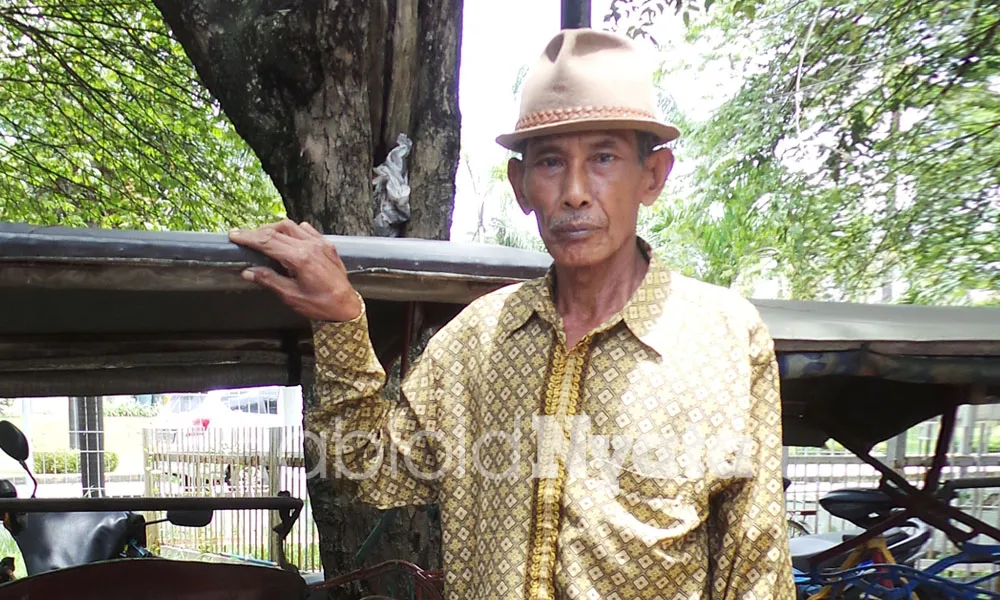 Putri Tukang Becak ini Meraih IP Tertinggi di Institut Teknologi Bandung