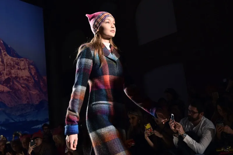 3 Pesan Moral Untuk Perempuan Dalam Fashion Week 2017