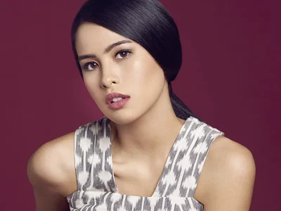 Maudy Ayunda sebagai Naked Traveler