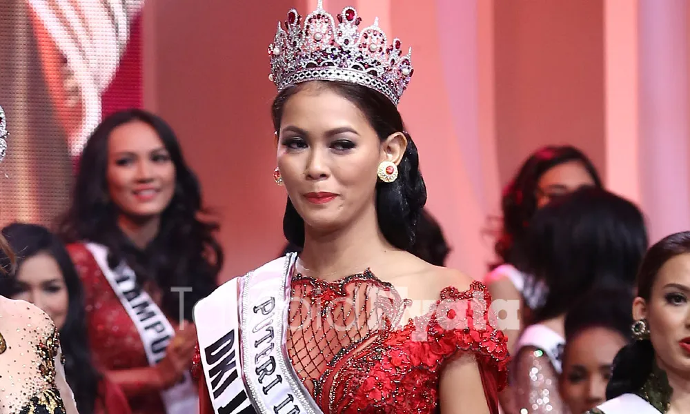 Kemenangan Bunga Jelitha Ibrani, Puteri Indonesia 2017 yang Diwarnai Insiden Salah Amplop