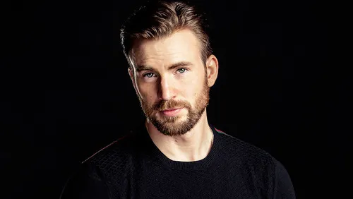 Akui Siap Memeluk Para Mantan, Inilah Pengakuan Chris Evans Tentang Mereka