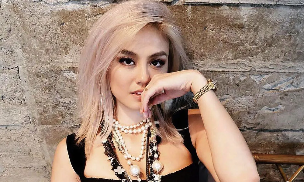Agnez Mo, Artis Multi Talenta yang Suka Ganti Gaya Rambut