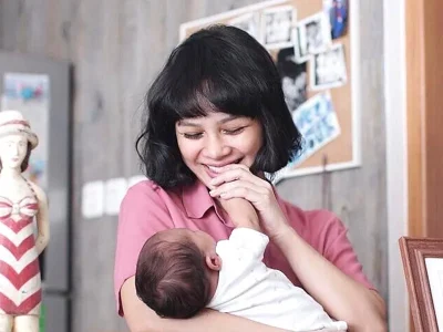 Andien Cinta Breastfeeding