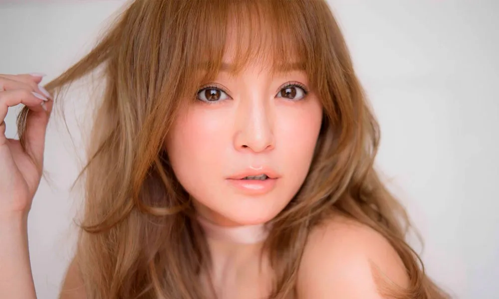 Ayumi Hamasaki, Divonis Kehilangan Pendengarannya