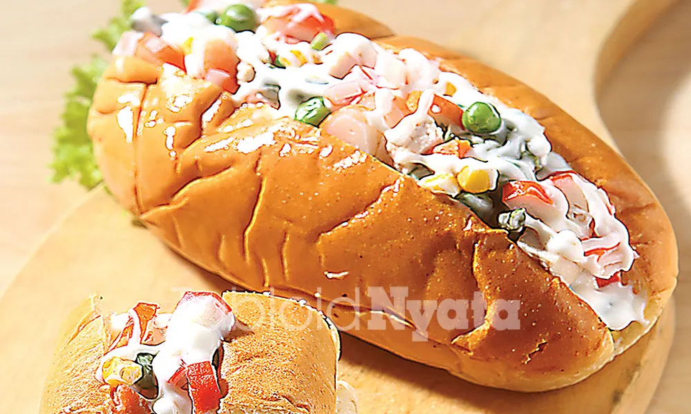 Crab Stick Lezat dan Sayuran Segar Disajikan ala Hot Dog