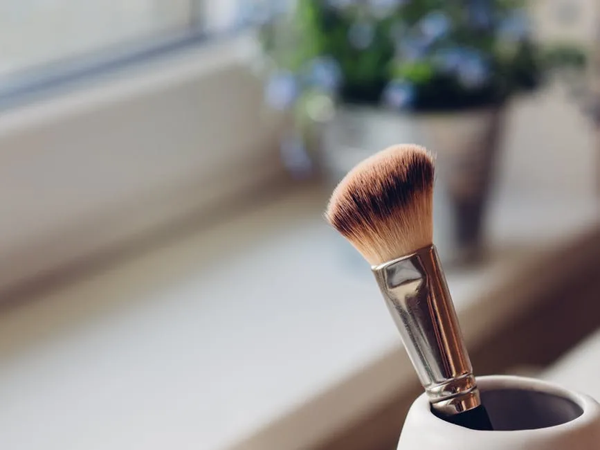 Menggunakan Makeup saat Berjerawat? Sebaiknya Perhatikan 3 Langkah Ini