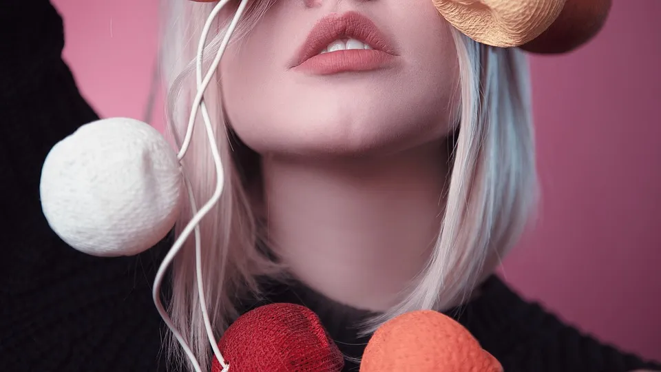 Bibir Sedang Butuh Bantuan? 4 Lip Balm Ampuh Ini Siap Menyelamatkan!