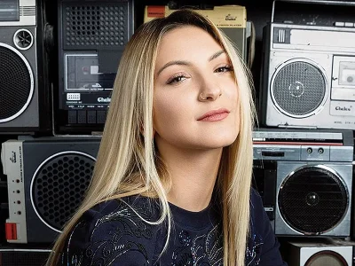 Julia Michaels