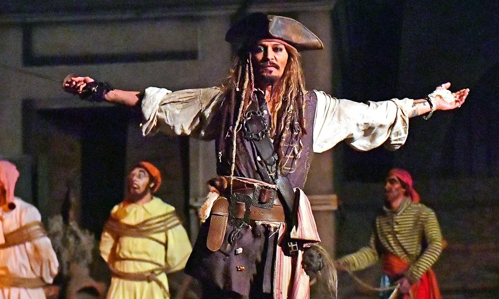 Curhat Johnny Depp Merasa Diabaikan Penggemarnya