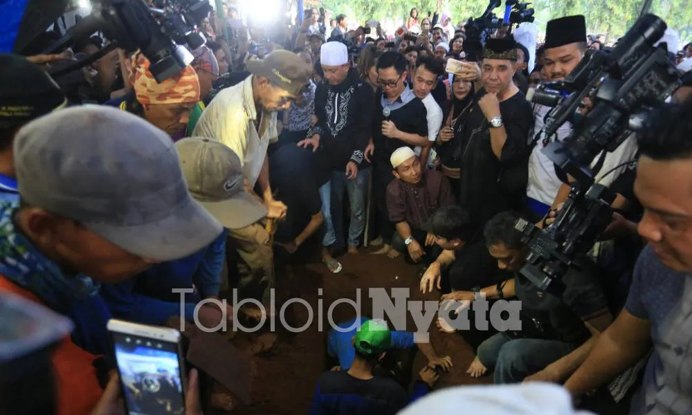 Jupe Dilepas Isak Tangis