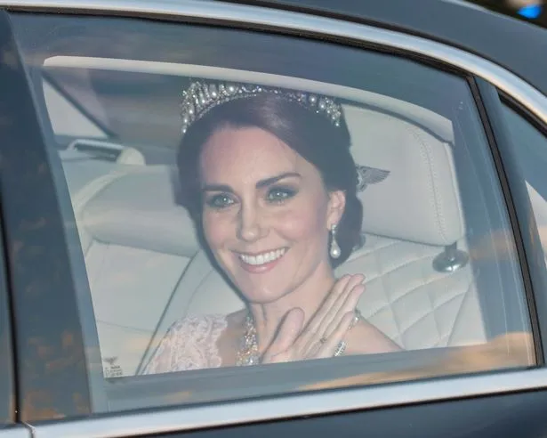 Tampil dengan Tiara Kesayangan Princess Diana, Kate Middleton Banjir Pujian