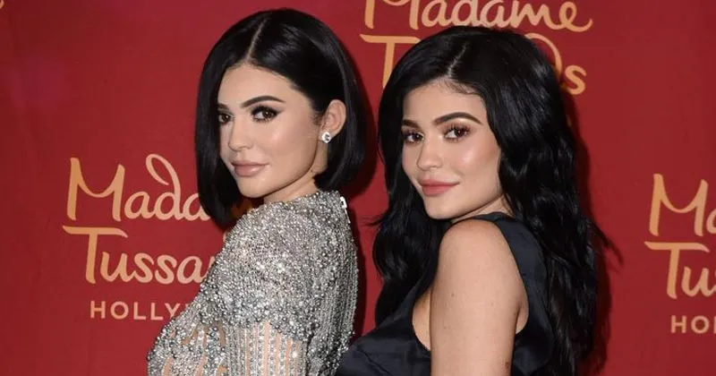 Siapa yang Lebih Cantik, Kylie Jenner atau ‘Kembarannya’?