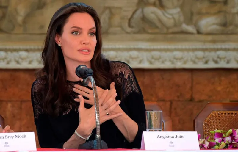 Reaksi Angelina Jolie Saat Dituduh Mempermainkan Psikologi Anak