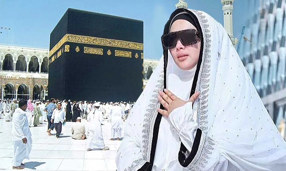 Beginilah Kontras Perjalanan Umrah Syahrini Bersama First Travel