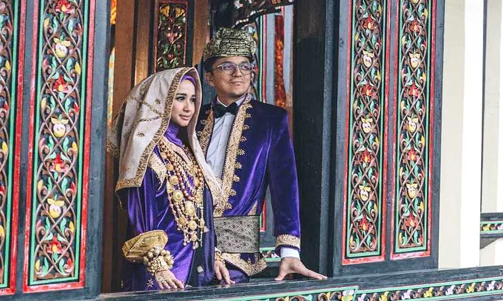 Deretan Foto Prewed Laudya Cynthia Bella dan Engku Emran di Bukittinggi