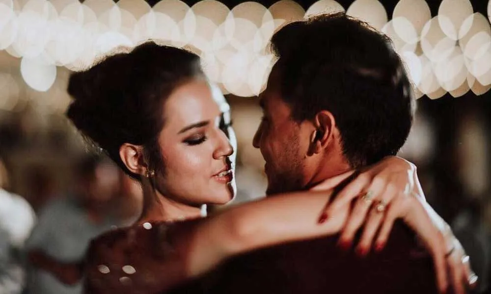 Ada Tangis Bahagia di Resepsi Kedua Raisa dan Hamish