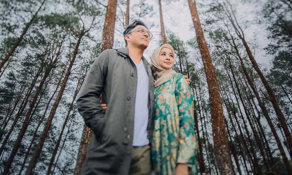 So Sweet! Video Kemesraan Bella dan Emran di Bukittinggi