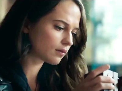 Alicia Vikander sebagai Lara Croft