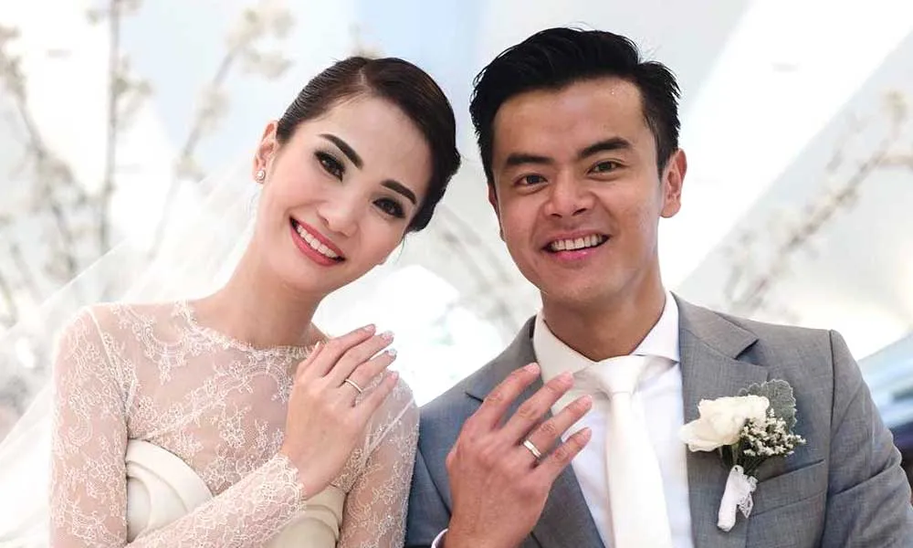 7 Momen Indah Dion Wiyoko dan Fiona di Pernikahannya