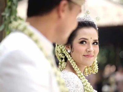 Foto Pernikahan Raisa-Hamish