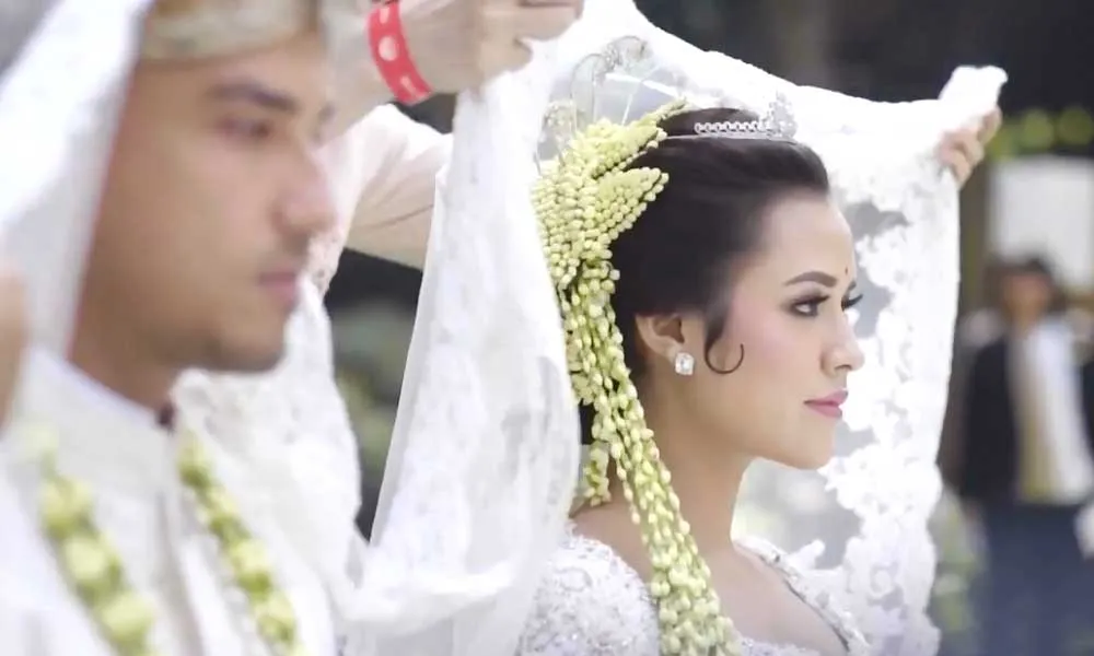 5 Menit Video Raisa-Hamish Ini Akan Membuat Perasaanmu Campur Aduk