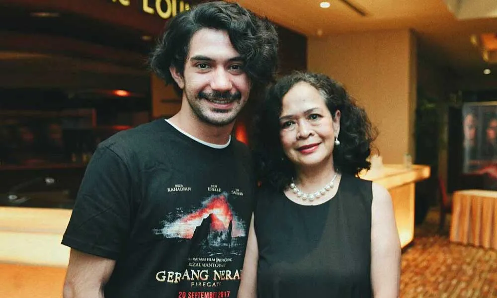 1 Bukti Kenakalan Reza Rahadian yang Tidak Diketahui Publik
