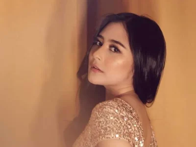 Prilly-Latuconsina-pamer-gaun