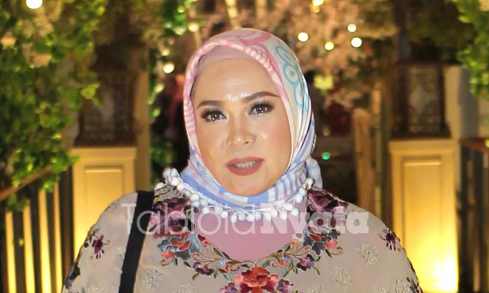 Tangani Soundtrack AAC 2, Melly Goeslaw Menangis Tersedu-sedu di Pesawat