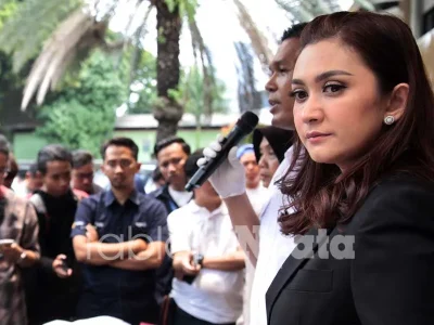 Dilihat Anak Nafa Urbach