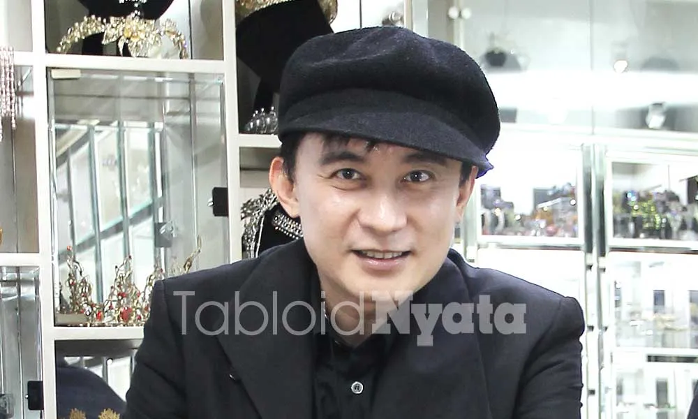 Rinaldy Yunardi Harumkan Nama Indonesia di Lomba Fesyen Seni Internasional